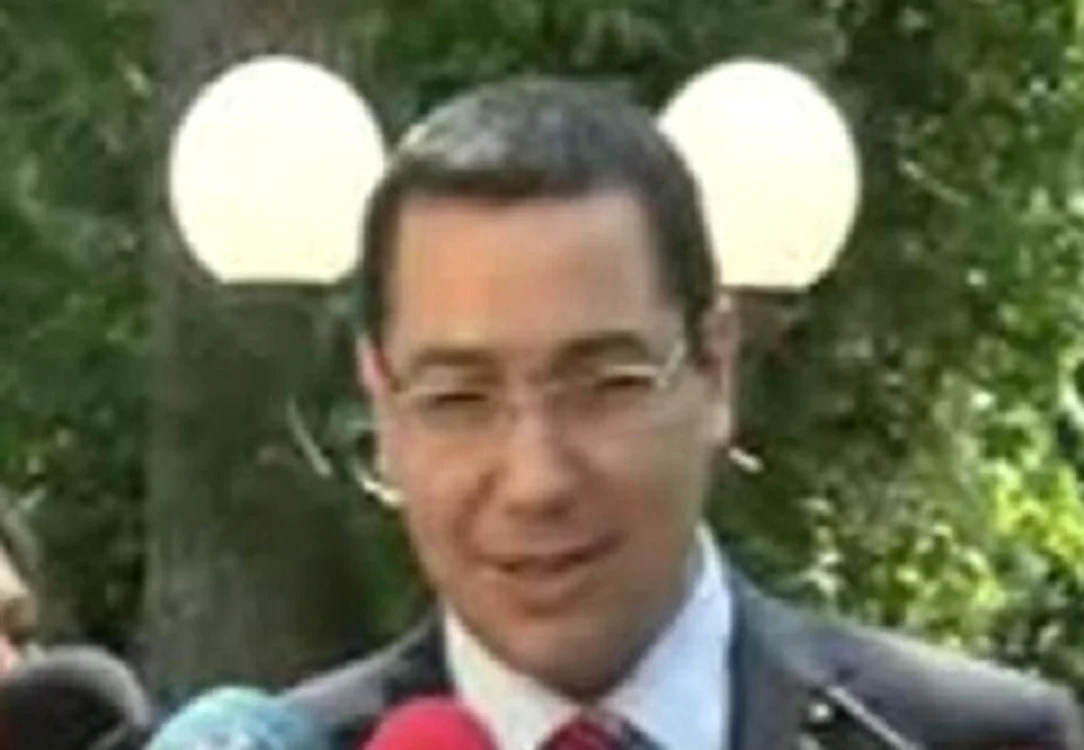 Aceasta este imaginea care i-a adus, lui Victor Ponta, porecla "Mickey Mouse"