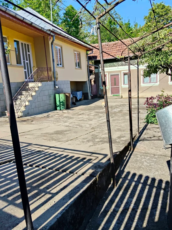 Cu cât se vinde o casă în apropiere de Sinaia. Foto: Facebook „Vreau la Țară”