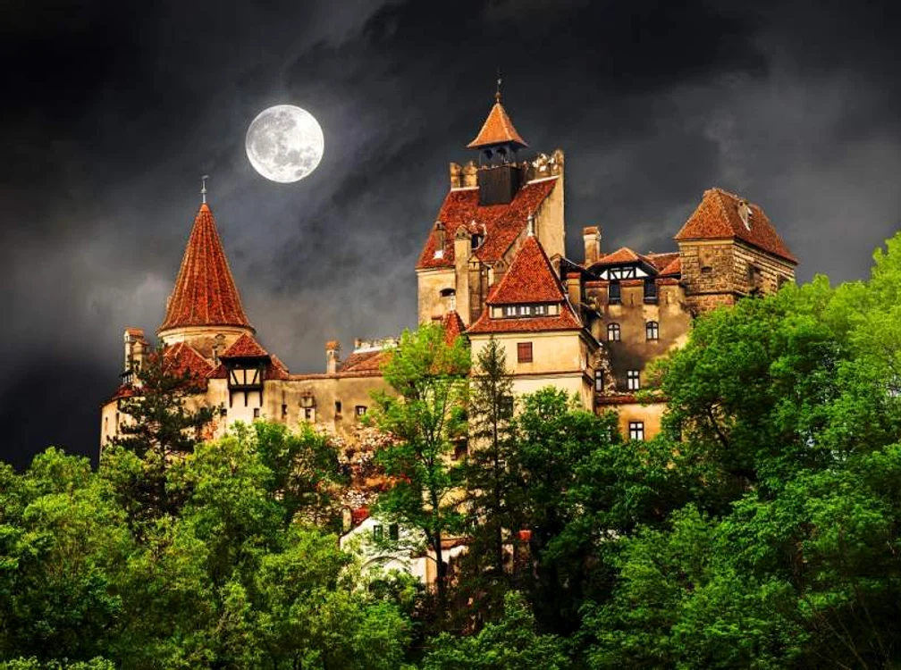 
    Contele Dracula face petrecere de Halloween 2019 la Castelul Bran, sâmbătă 2 noiembrieFOTO: Facebook  