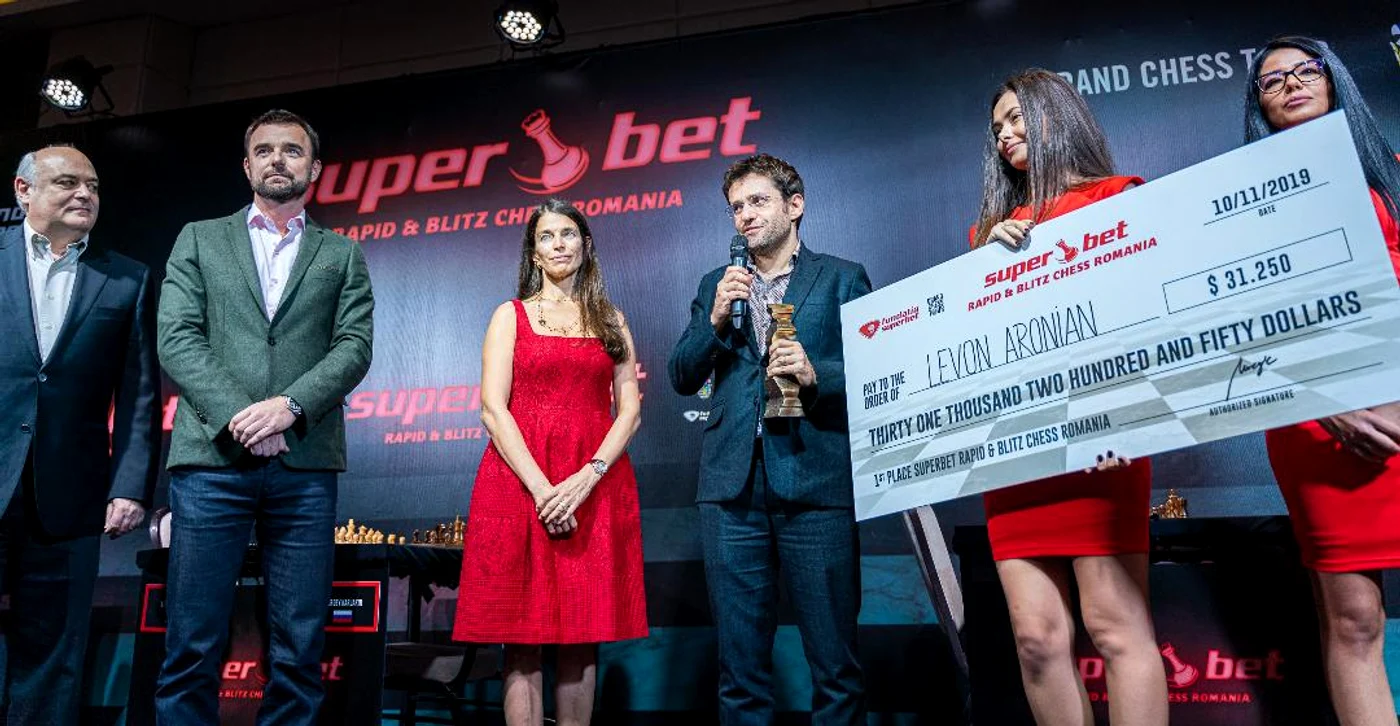 
    Levon Aronian, la festivitatea de premiere  