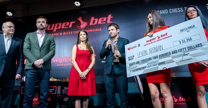 
    Levon Aronian, la festivitatea de premiere  