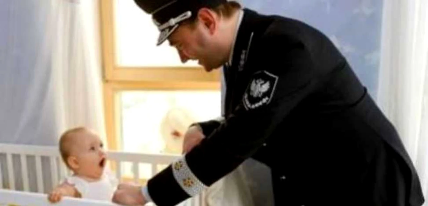 Se vorbeşte că din cauza crizei, colaboratorii Poştei Rusiei au primit uniformele din depozitele SS care au fost capturate în 1942”. FOTO: Facebook