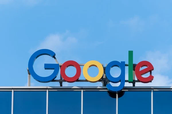 Co-working Apple și Google pentru protecția datelor personale în aplicația de alertă contact cu infectați