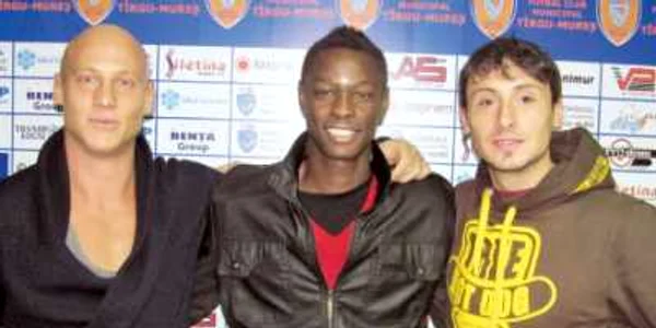 Donadoni, Issa Ba şi Sosa (de la stânga la dreapta) formează „tripleta“ cu care Sabău speră să salveze echipa de la retrogradare