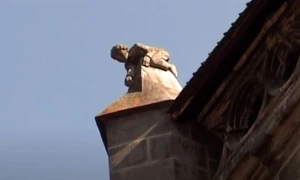 statuie copil biserica neagra jpg