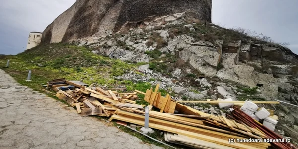 cetatea devei in santier foto daniel guta adevarul