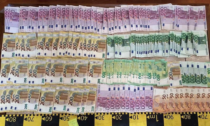 Zeci de mii de euro, confiscați în urma perchezițiilor FOTO: Poliția de Frontieră