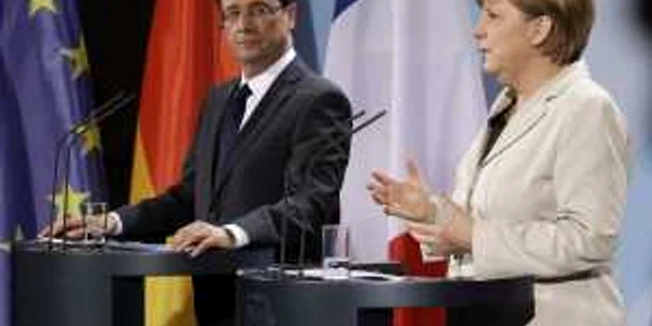 Cancelarul german Angela Merkel l-a primit la Berlin pe preşedintele Hollande. 