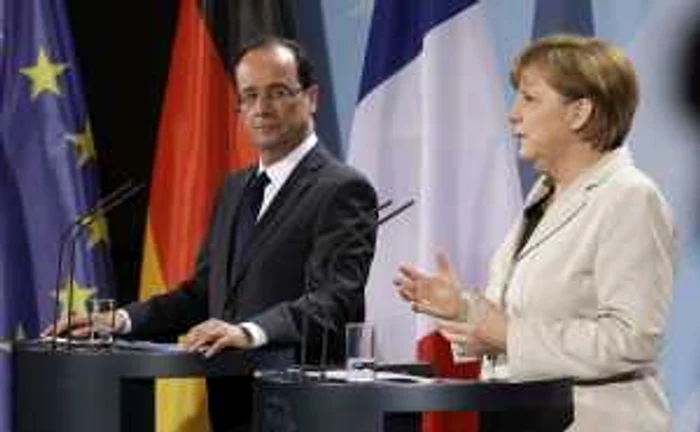 Cancelarul german Angela Merkel l-a primit la Berlin pe preşedintele Hollande.