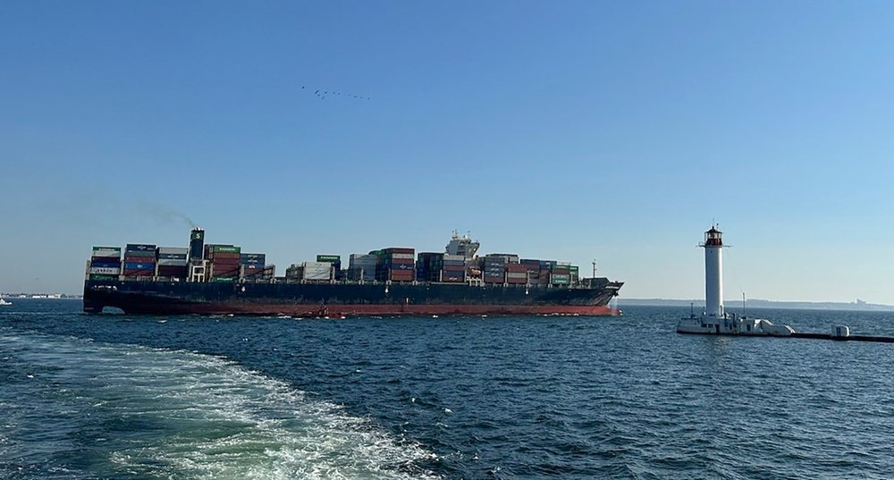 O navă portcontainer a părăsit portul Odesa, unde fusese blocată de la începutul invaziei ruse