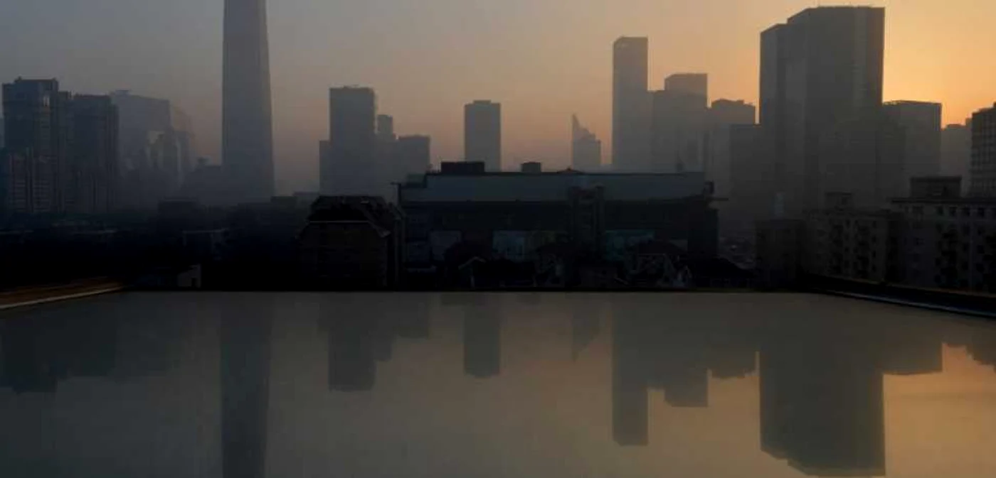 Sănătatea a aproximativ 20 de milioane de 
oameni, locuitori ai Beijingului, este pusă în pericol de aerul foarte 
poluat al capitalei chineze FOTO AFP