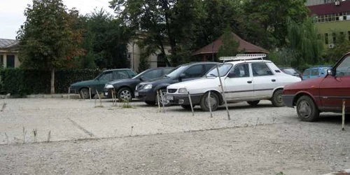 Aici ar urma să fie înălţată noua parcare