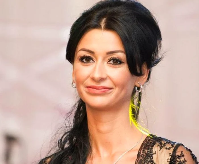 Denisa se va afla pe scenă