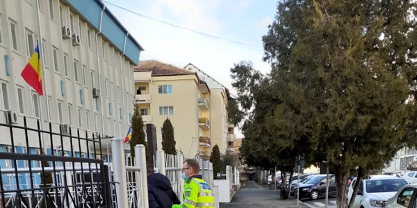 Reţinut de poliţie după ce a fost prins de două ori fără permis şi a provocat un accident rutier grav Foto Adevărul