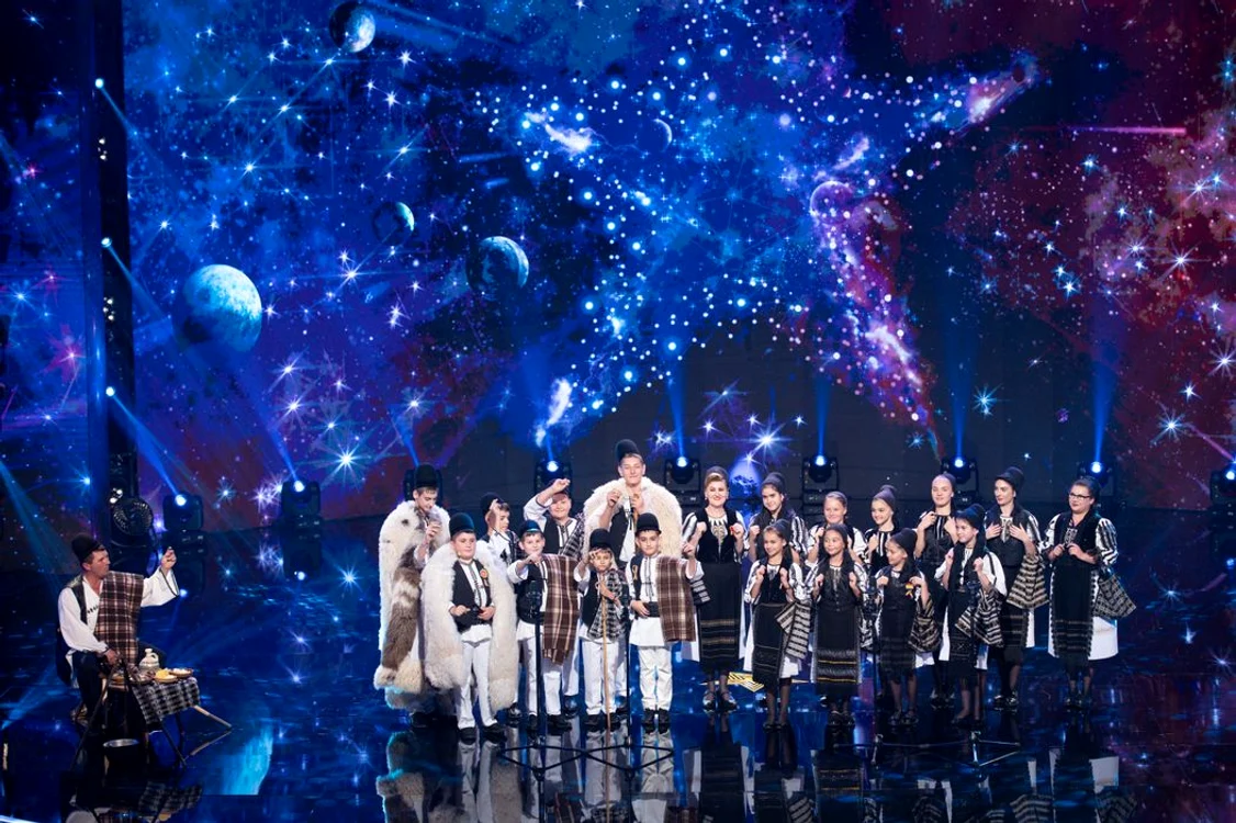 Grupul „Nedeia“ a primit patru de „Da“ și au trecut în etapa următoare Foto: Românii au talent