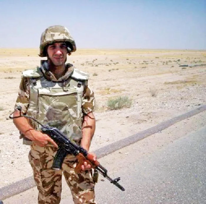 
    Claudiu Istrate, pe vremea când activa în IrakFoto Arhivă Personală  