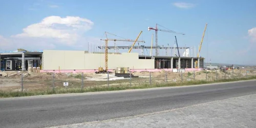 Lucrările avansează rapid la mall-ul Ploiești Shopping City. Foto Dana Mihai