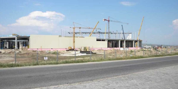 Lucrările avansează rapid la mall-ul Ploiești Shopping City. Foto Dana Mihai