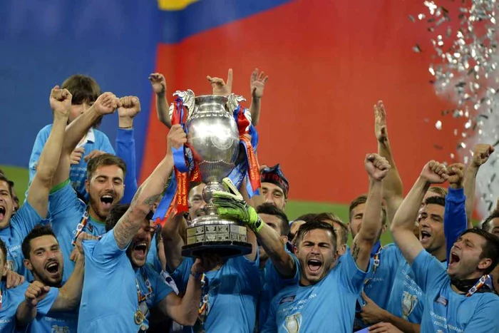 Steaua Bucureşti este deţinătoarea Cupei României din sezonul 2014-2015