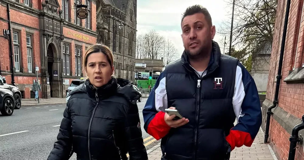 Doi români din Marea Britanie și-au folosit copiii pentru fura haine de firmă. Cuplul a recunoscut patru infracțiuni