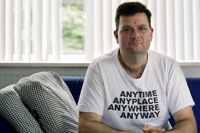 
    Ed Houben ajută femeile care vor copii să rămână gravidăFoto: guardian.com/uk  