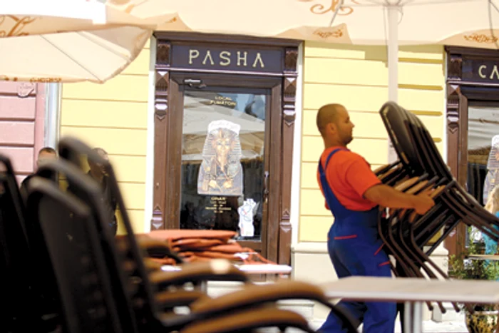 Timisoara: Terasele cu datorii au fost „ridicate” de primărie
