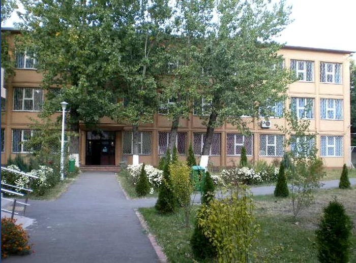 
    Centrul de înscrieri se află la Școala „Sfinții Voievozi” din Capitală  