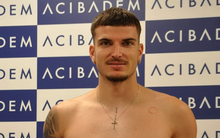 Valentin Mihăilă a trecut de examenul medical și a semnat cu Rizespor. Foto X