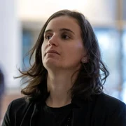 Julia Simon Foto Tom Pham Van Suu jpg