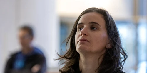 Julia Simon Foto Tom Pham Van Suu jpg