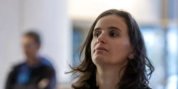 Julia Simon Foto Tom Pham Van Suu jpg