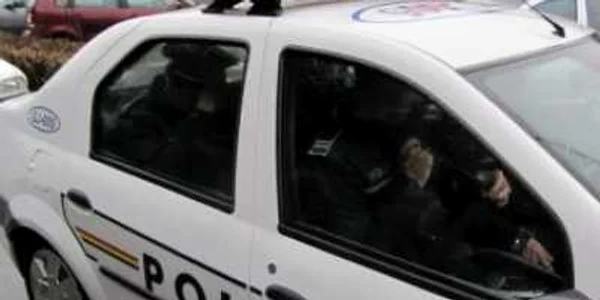 Polițiştii s-au deplasat la faţa locului (foto: adevarul.ro)