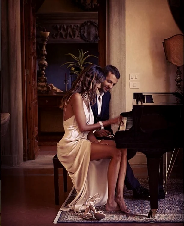 Mădălina Ghenea a împânzit contul de Instagram cu fotografii alături de noul iubit