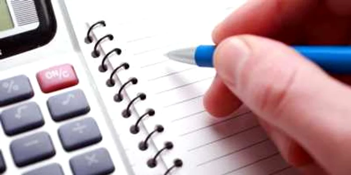 Ca urmare a evoluţiilor economice pe plan mondial şi a scăderii consumului, FMI a prognozat o scădere cu 7,7% a preţului petrolului.