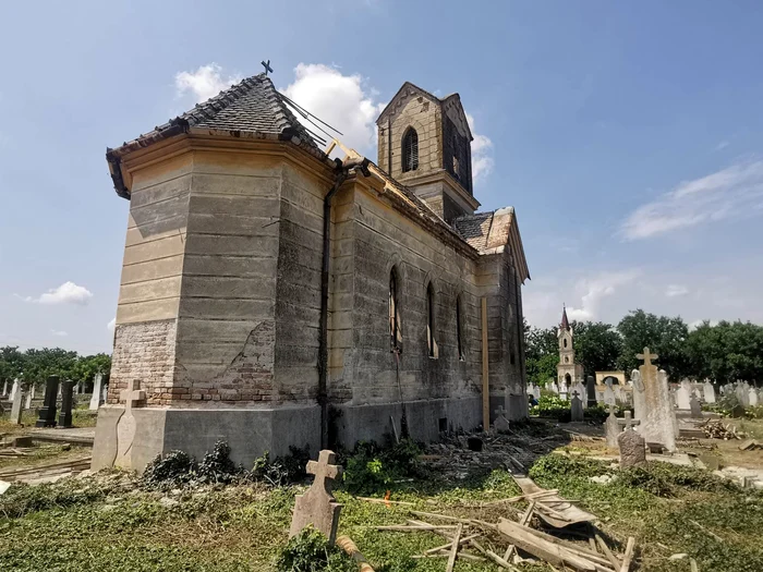 Ambulanța pentru Monumente la Bulgăruș FOTO Ștefan Both