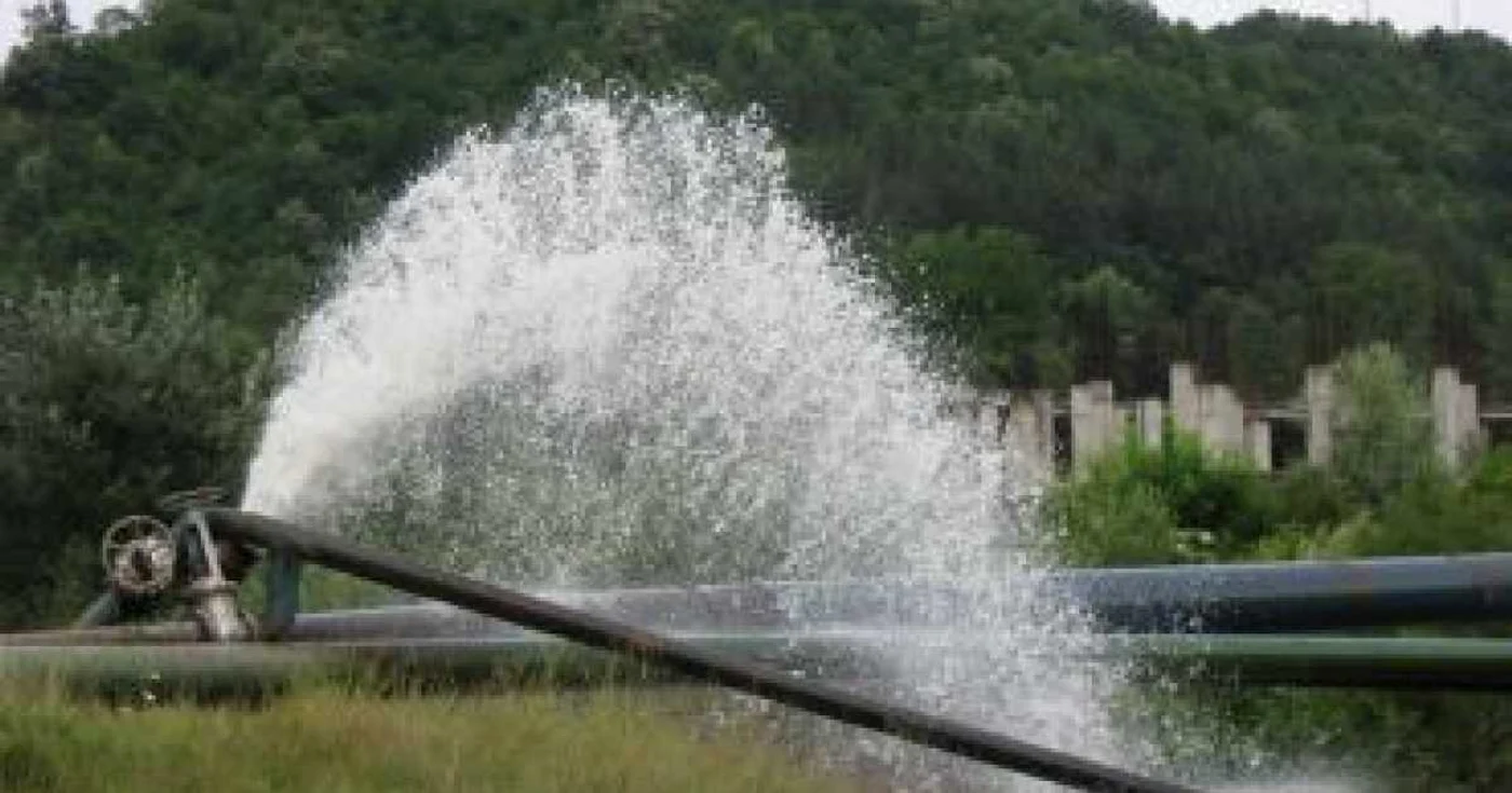 Râmnicu Vâlcea: EXCLUSIV: Râul Olt a fost poluat cu 500 de metri cubi de saramură de la Ocnele Mari