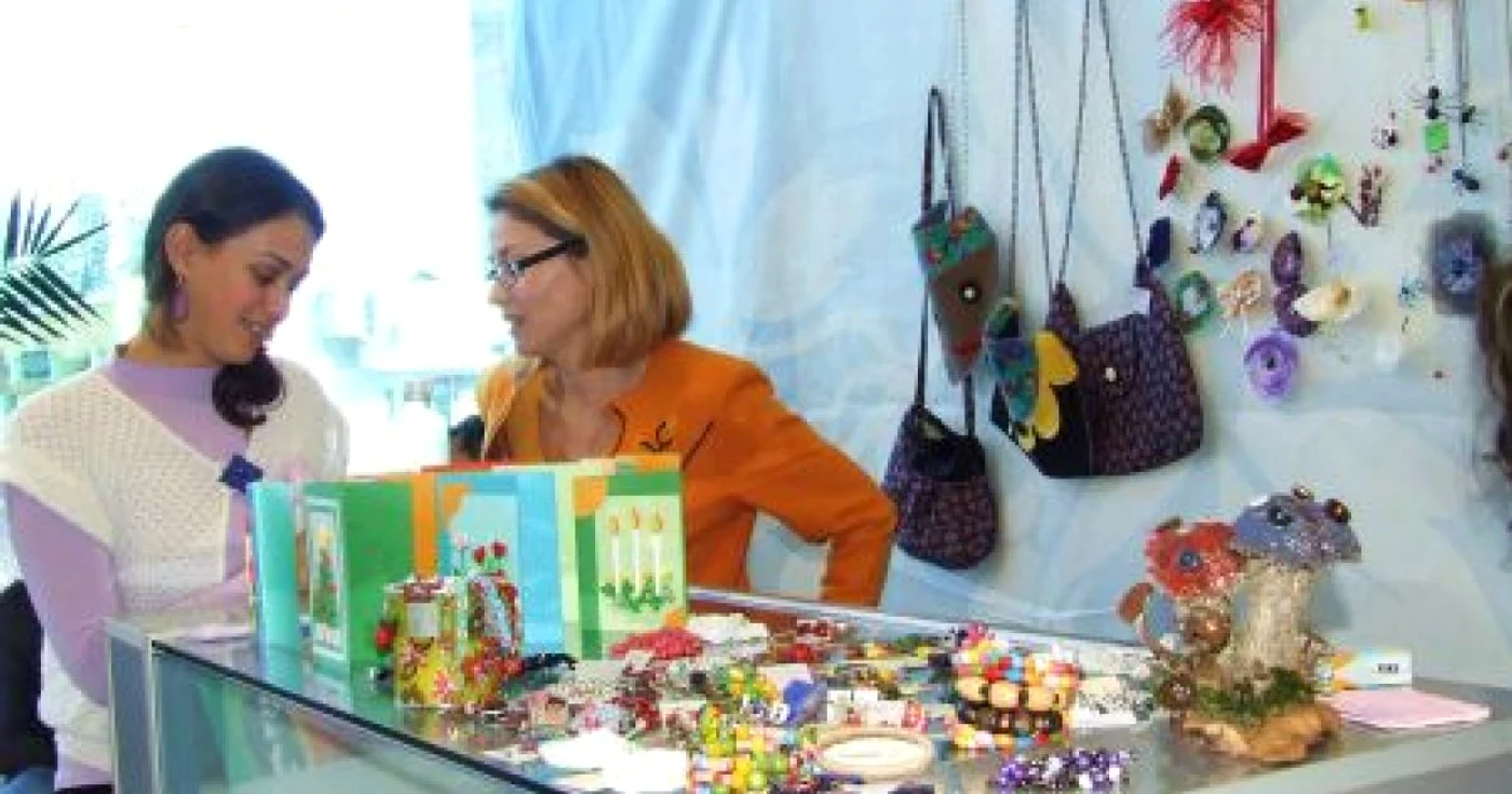 Bijuteriile făcute din materiale textile au fost la mare căutare