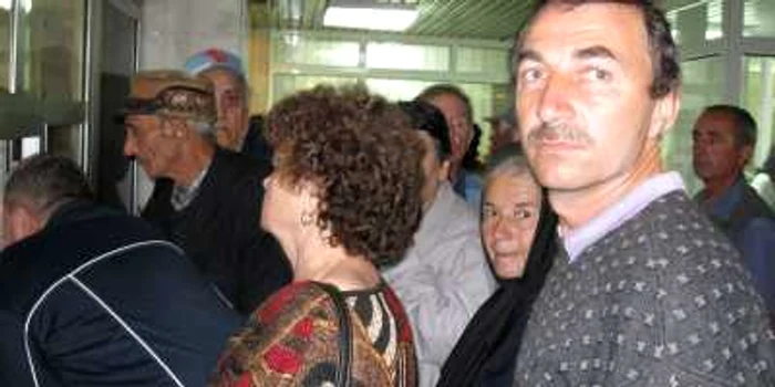 Românii ar munci şi după pensionare