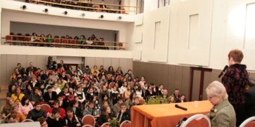 Liceenii vor fi instruiţi atât prin campanii de informare, cât şi prin activităţi practice