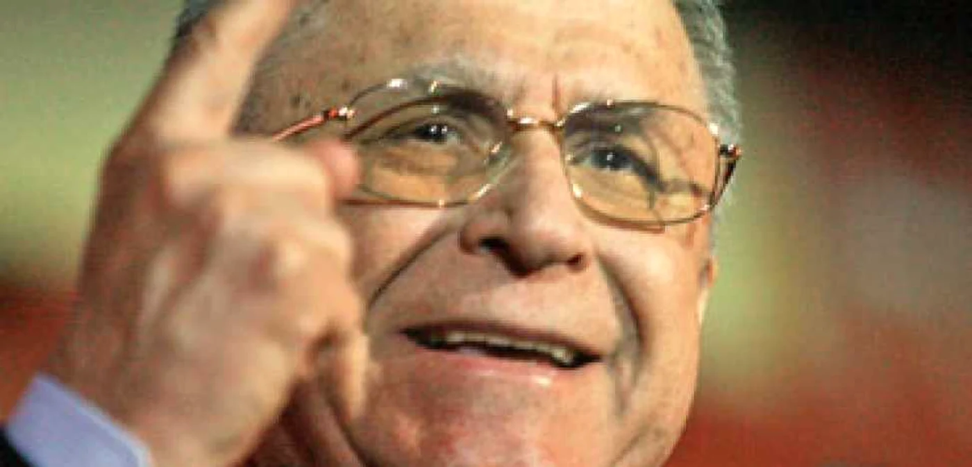 Iliescu despre asumarea răspunderii pe Educaţie: " Dă-o în măsa de guvernare!"