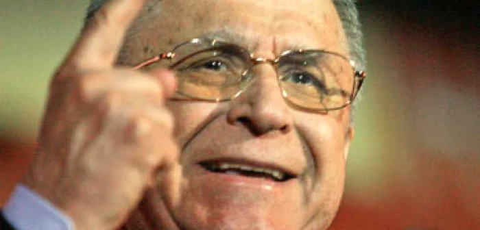 Iliescu despre asumarea răspunderii pe Educaţie: " Dă-o în măsa de guvernare!"