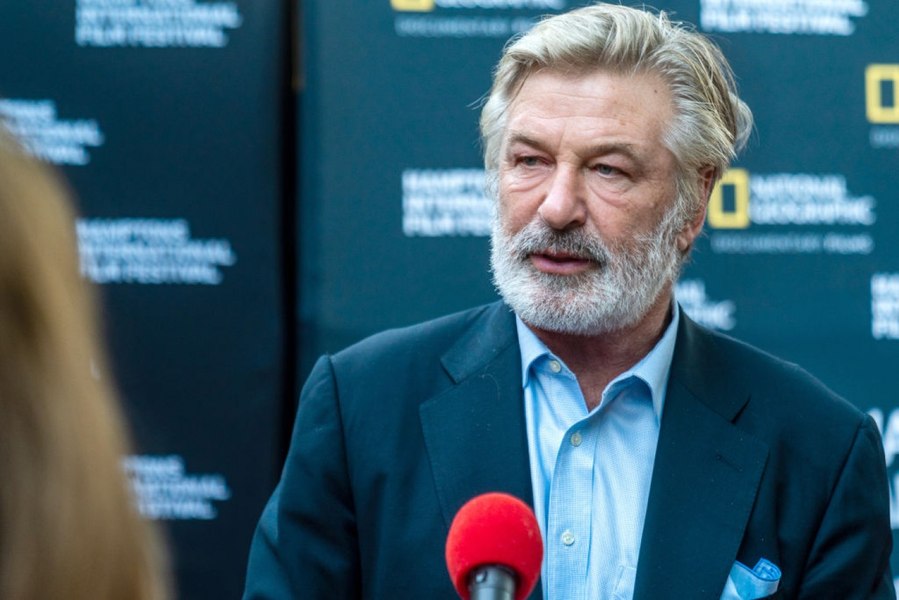 Alec Baldwin, trimis din nou în judecată pentru omor prin imprudență, în cazul împușcării mortale din „Rust”
