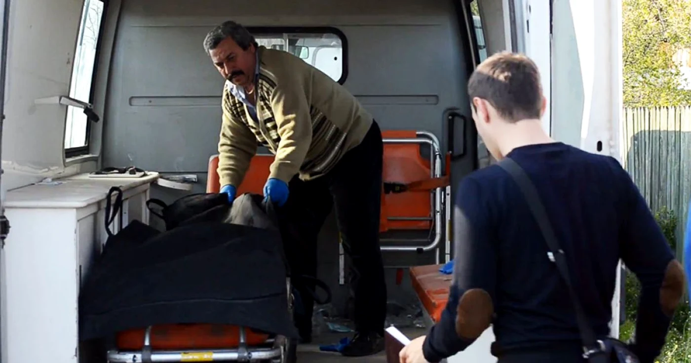 Cadavrul bărbatului a fost transportat la Morga Buzău, pentru necropsie  FOTO: Iulian Bunilă