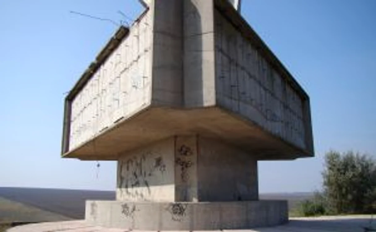 Plăcile de bronz au fost furate în urmă cu 12 ani