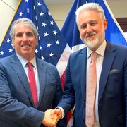 Thomas DiNanno si Marius Lazurca