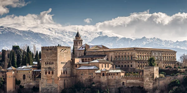 Palatul Alhambra din Granada, spania Foto shutterstock 1458803573 jpg