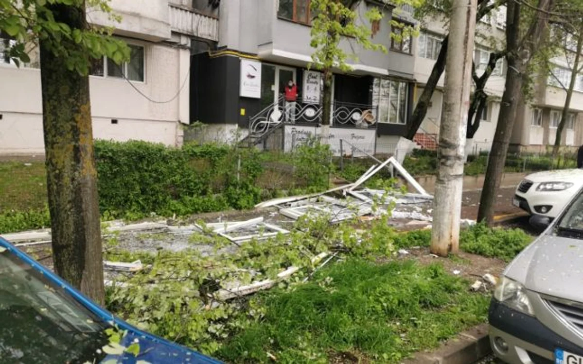 Explozie puternică într-un bloc din Galaţifoto: ISU Galați