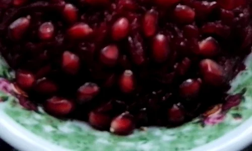salata de sfcela rosie cu rodie jpeg