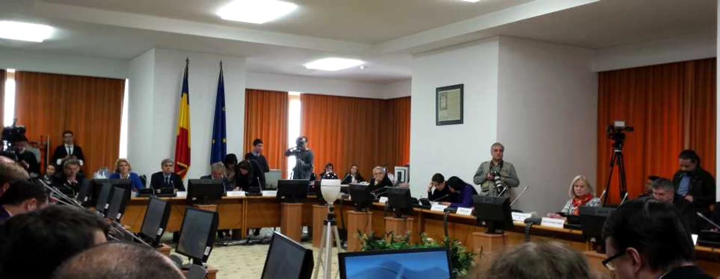 Comisia de buget a Camerei Deputaţilor a decis miercuri să reintroducă în Codul Fiscal prevederea potrivit căreia consiliile locale au posibilitatea de a majora la 500% impozitul pe clădirile şi terenurile neîngrijite