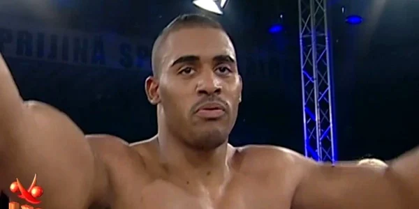 Luptătorul în gale de Local Combat, Benny Adegbuyi